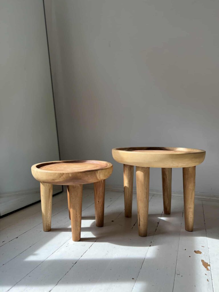 stolik drewniany kawowy suar