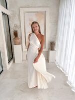 sukienka biała elegancka maxi