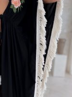 długa tunika w stylu boho z frędzlami