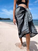 plażowe pareo z frędzlami boho