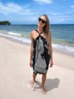 chusta na plażę z frędzlami