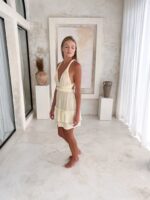 Sukienka Krótka Wiązana SAMI Kremowa - Image 4