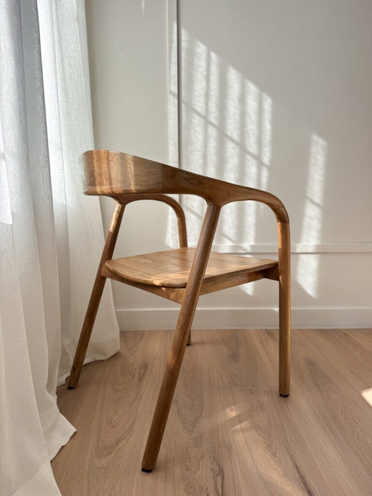 krzesło drewniane teak